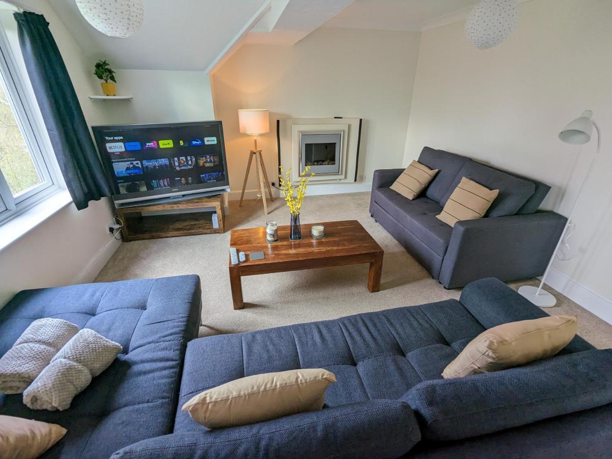 Large Apartment With Parking Guildford Luaran gambar