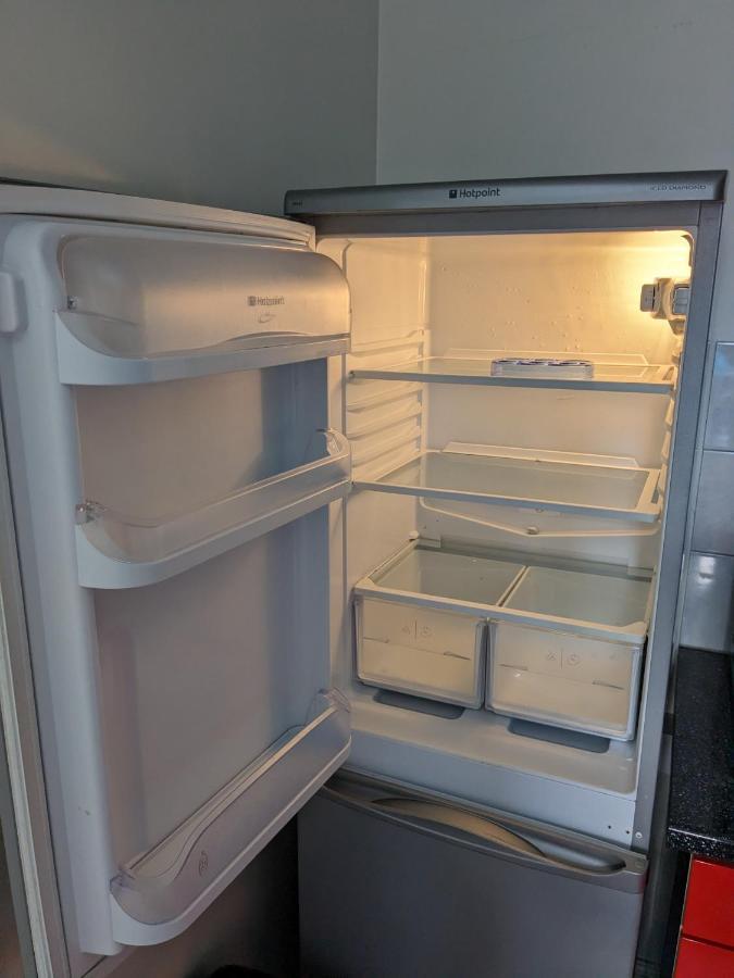 Large Apartment With Parking Guildford Luaran gambar