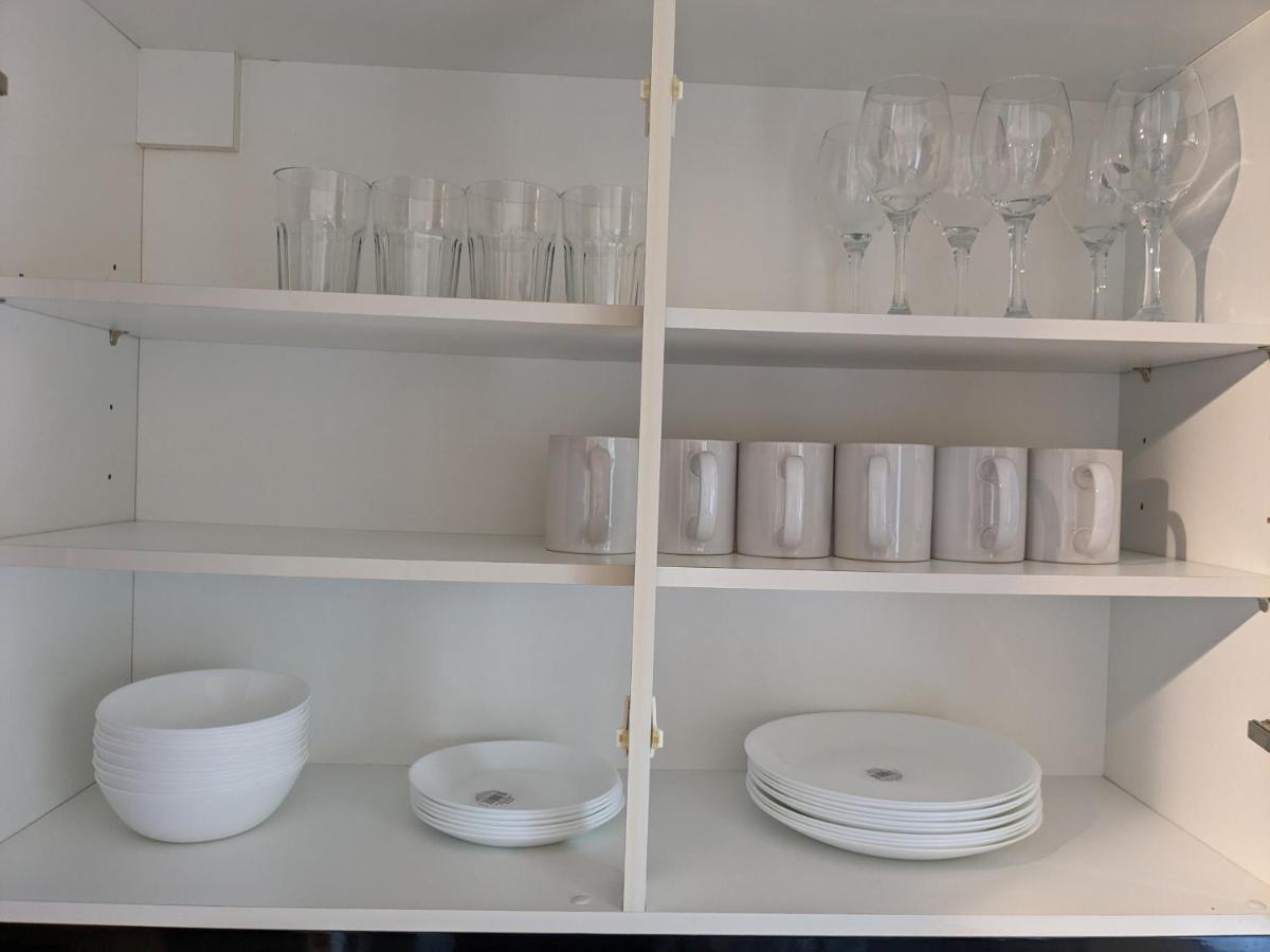 Large Apartment With Parking Guildford Luaran gambar