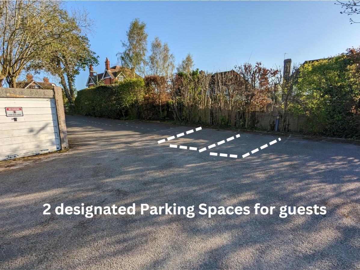 Large Apartment With Parking Guildford Luaran gambar